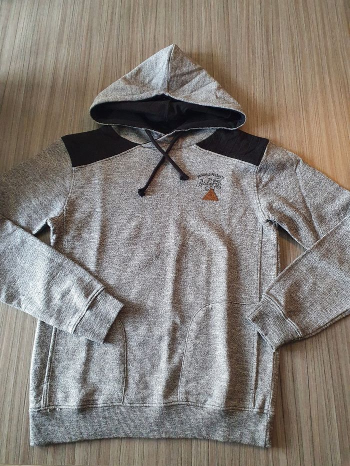 Pull à capuche 16 ans