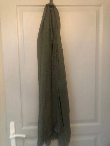 Foulard vert kaki