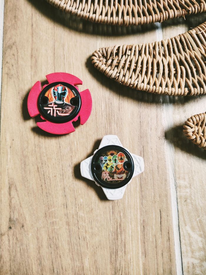 🌟 Power rangers ninja steel lot étoiles ishiban badge en mousse rangers rouge et blanc Mistyc force marque bandai