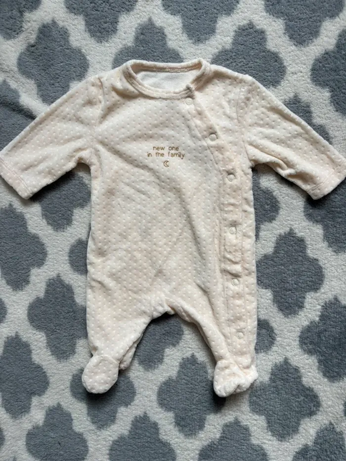 Lot de 2 pyjamas Kiabi 0 mois (48-51cm) - photo numéro 2