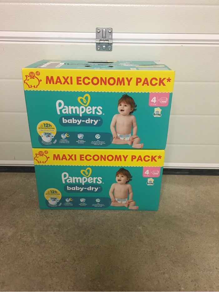 Couches Pampers baby dry taille 4