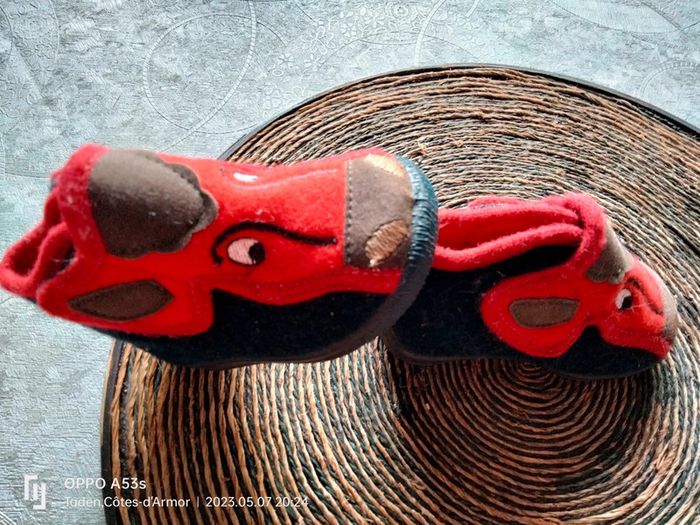 Chaussons taille 19 - photo numéro 2