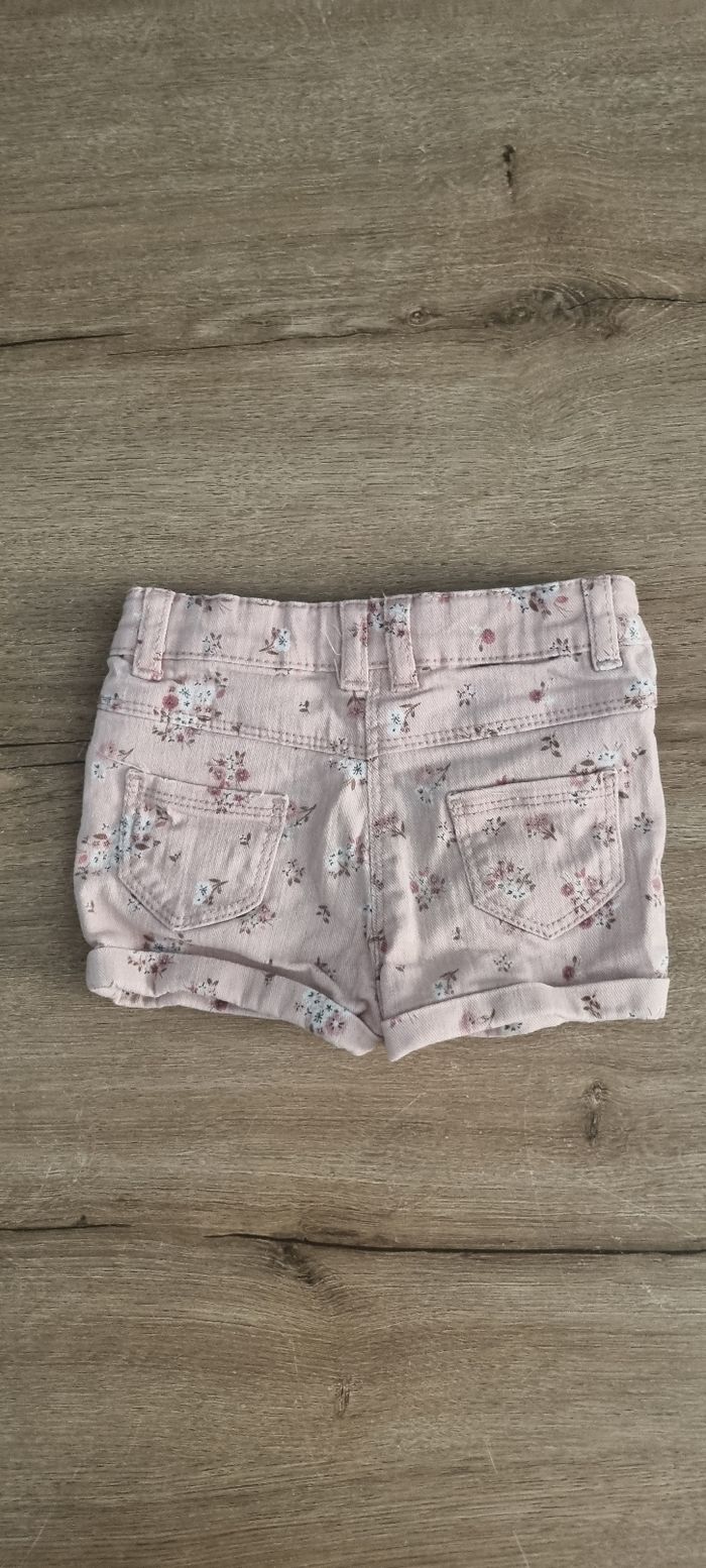 Short fleuri TAO 12 mois 🌸 - photo numéro 3