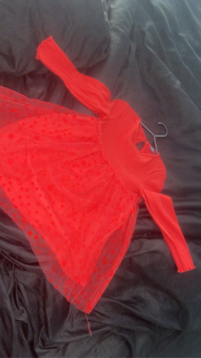 Robe rouge avec étoile 24 mois