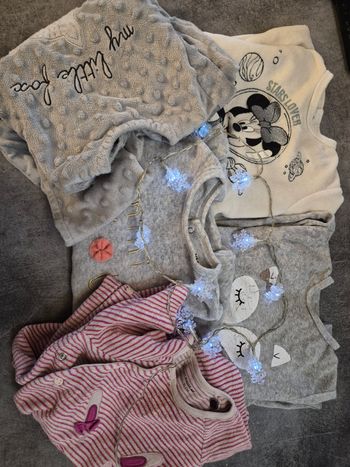 Lot 5 pyjamas 1 pièce