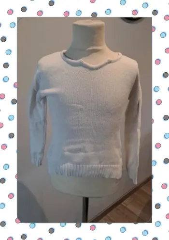 Joli pull blanc 6 ans