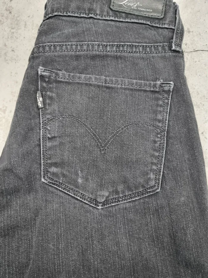 Jean Levi’s noir – Taille 25x32 (30 FR) Femme (mesures en photos - photo numéro 8
