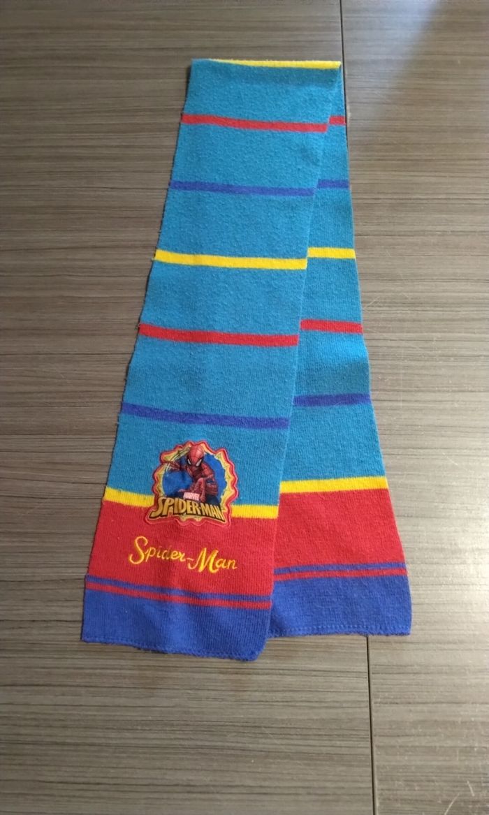 Écharpe spiderman