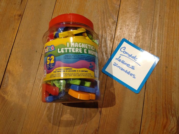 Seau de chiffres et lettres aimantés - photo numéro 2