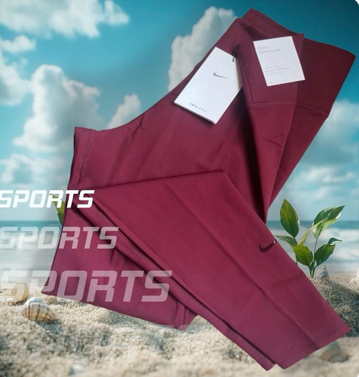 Legging Nike One ,Taille S .Neuf avec étiquette et emballage.