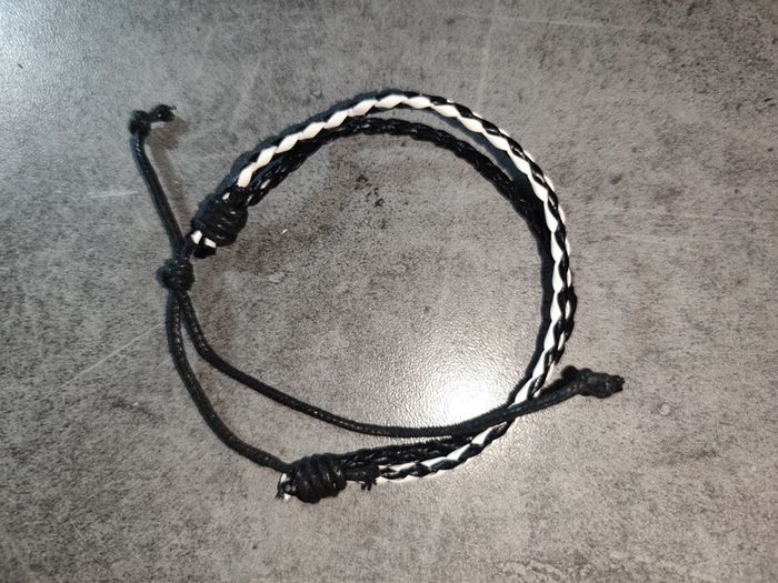 Bracelet double tresse simili cuir noir et blanc - photo numéro 2