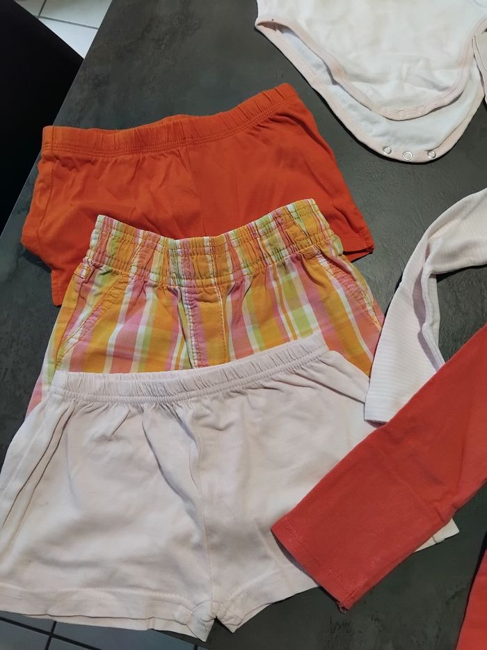 Lot vetemenr fille 2 ans - photo numéro 2