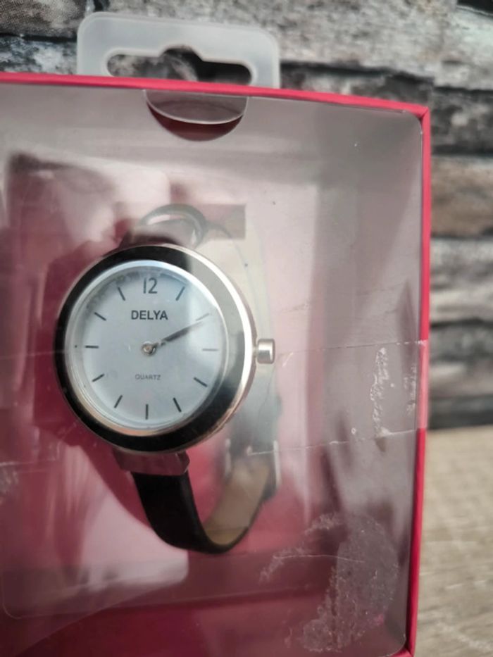 🖤 Montre Delya neuve dans sa boîte 🖤 - photo numéro 4