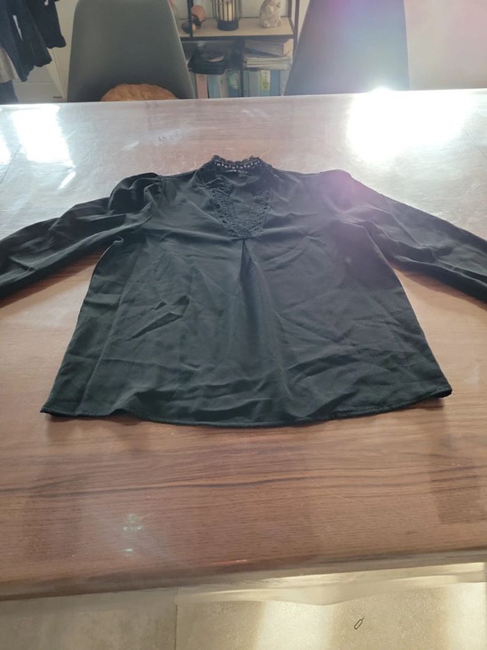 3 blouses femme taille 36 - photo numéro 2