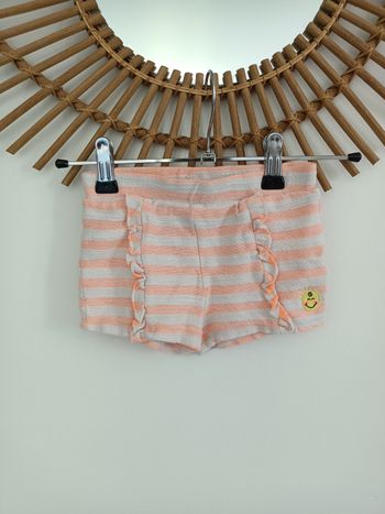Short smiley 23mois