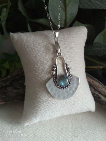 Collier argenté pierre de labradorite