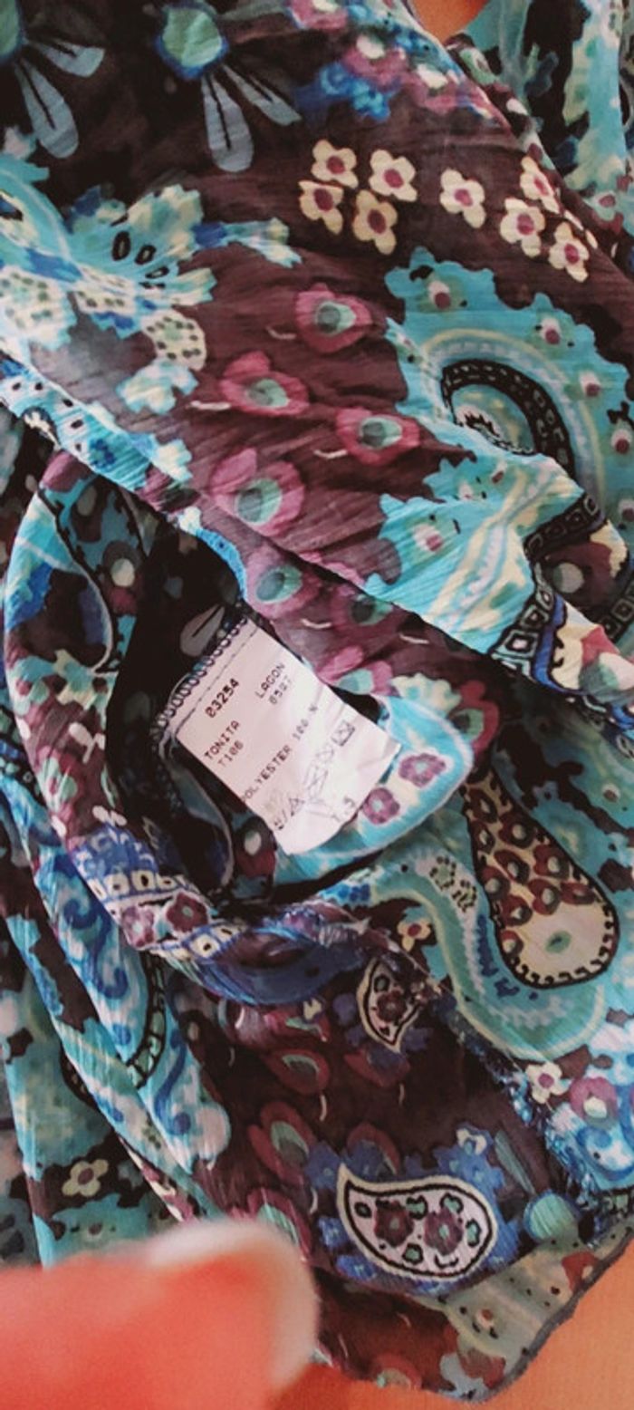 Très jolie chemise T 5 Multiples créateur - photo numéro 6