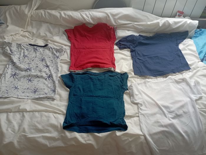 Lot 5 tee shirt manches courtes marques diverses 6 ans 5€ - photo numéro 3