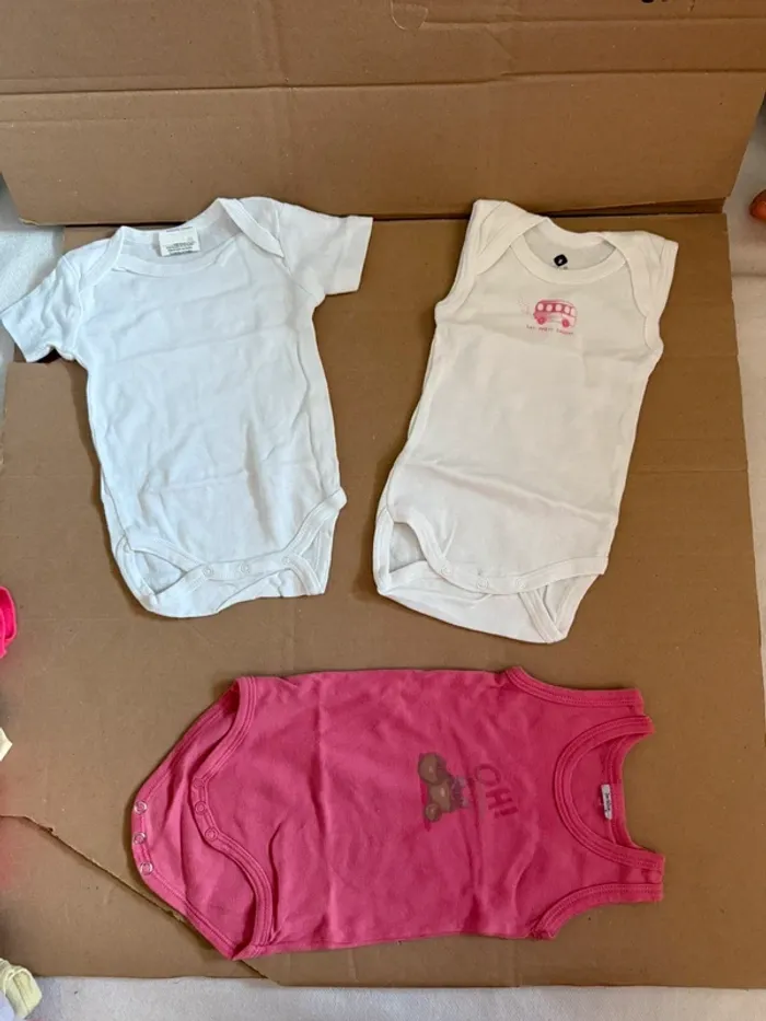 Lot de bodies 3 mois (13 vêtements) - photo numéro 2