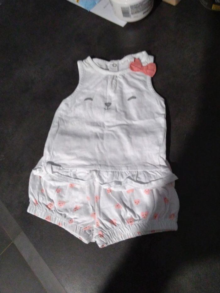 Ensemble haut à bretelles et short