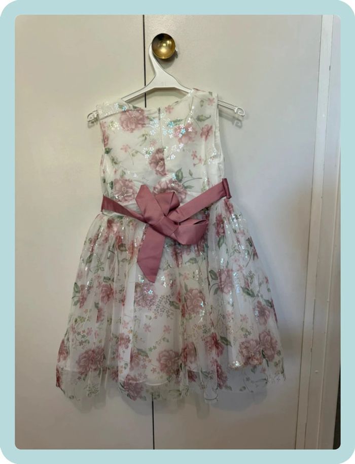 Robe rose et blanche - photo numéro 2