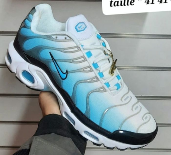 nike tuned bleu ciel