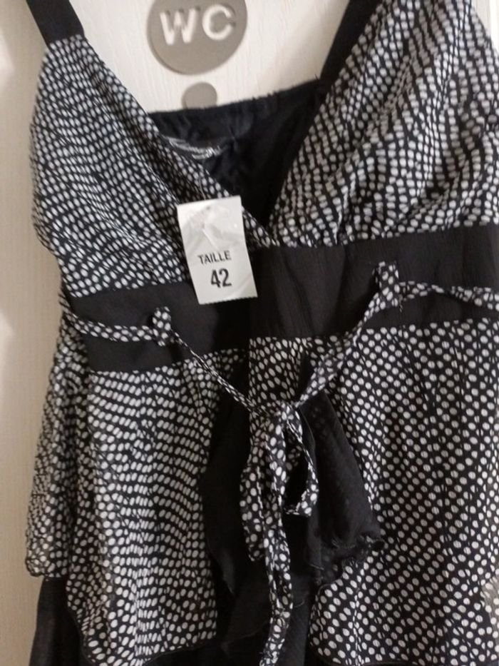 Robe bretelle noir et blanche - photo numéro 2