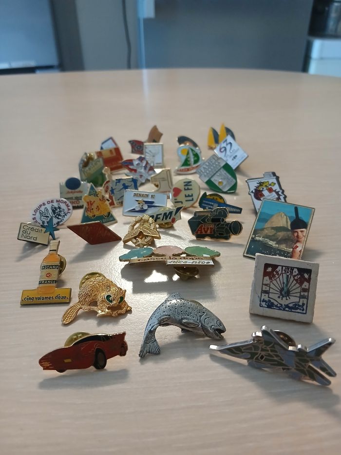 Lots de pin's pour collectionneurs tres bonne etats - photo numéro 4