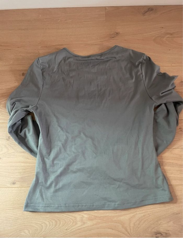 manche longue gris - photo numéro 2