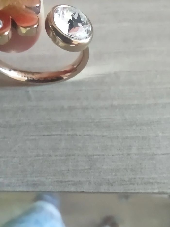 Bague doré fleur ornées de cristaux Guess - photo numéro 3