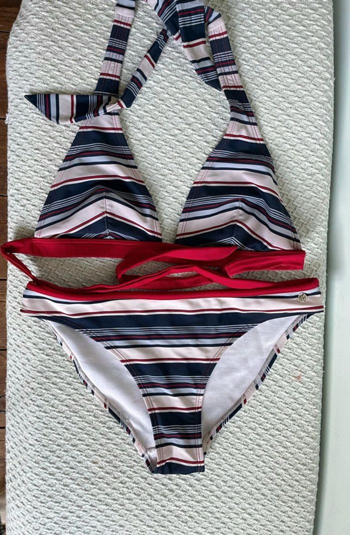 Bikini Tommy Hilfiger.