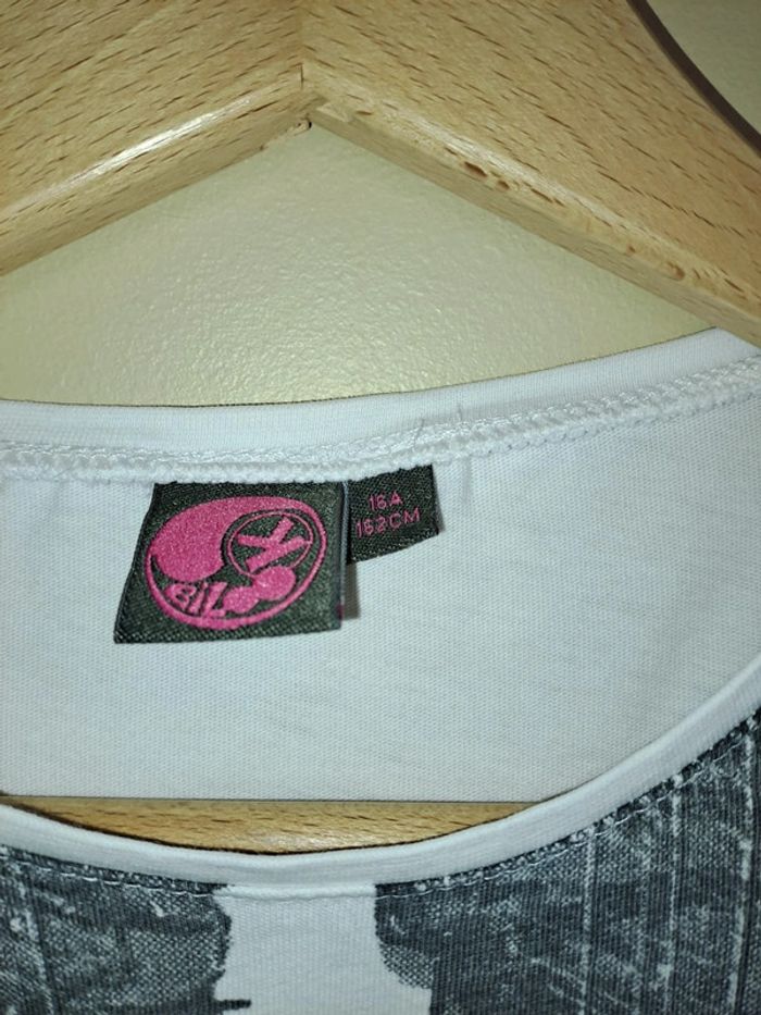 T-shirt fille 16 ans biloo 1 micro tache sous l'aisselle ne se voit pas - photo numéro 3