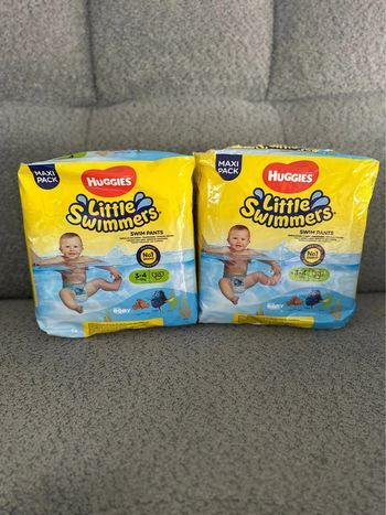 Lot de 38 couches culottes de bain/plage/piscine/mer Huggies