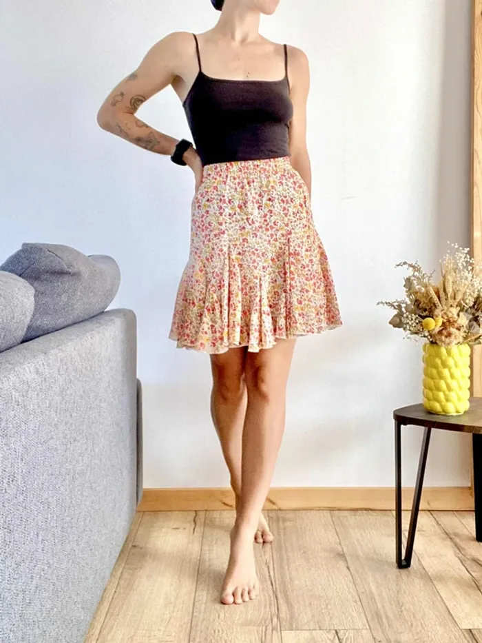 Jupe Amisu en taille 36 - Très bon état/comme neuve - photo numéro 3
