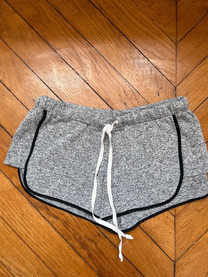 Short taille 34/36 brandy Melville - photo numéro 3