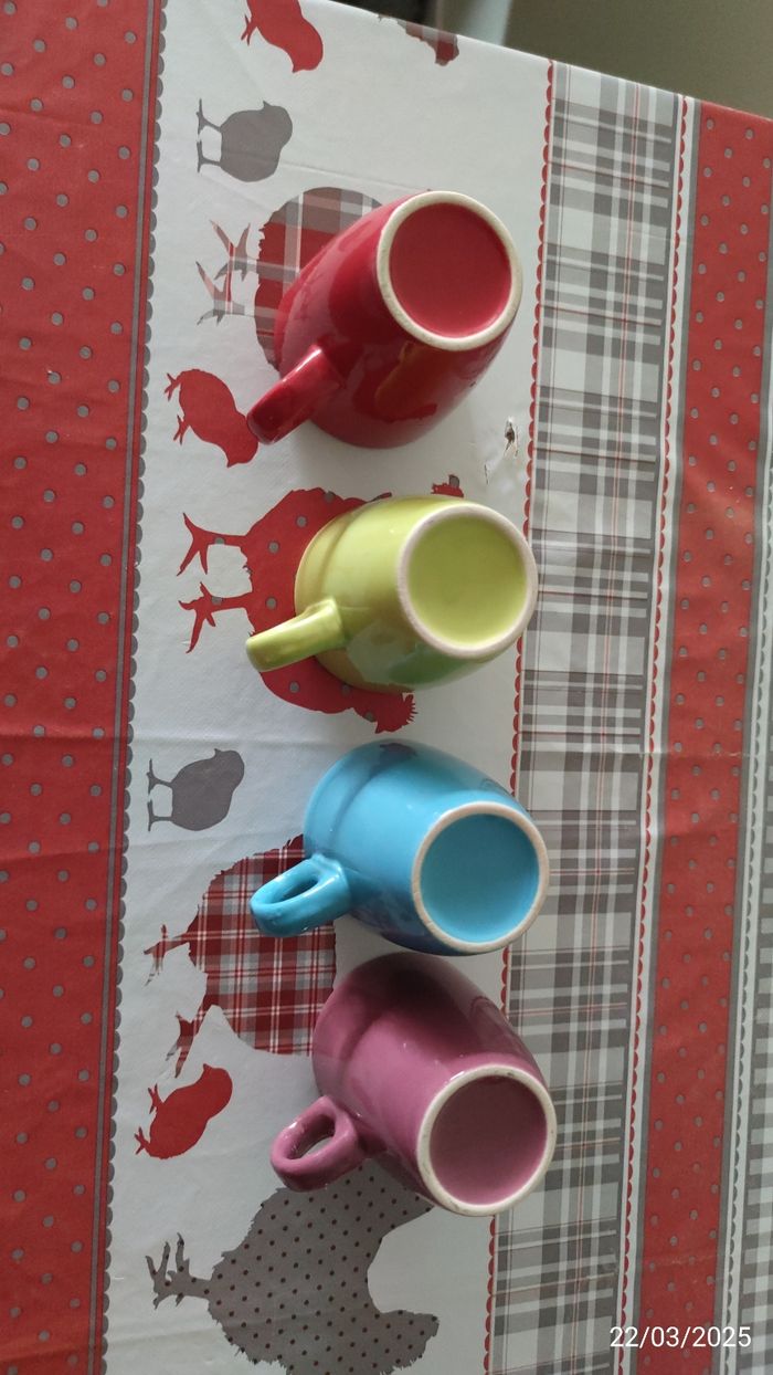 4 tasses colorées - photo numéro 7