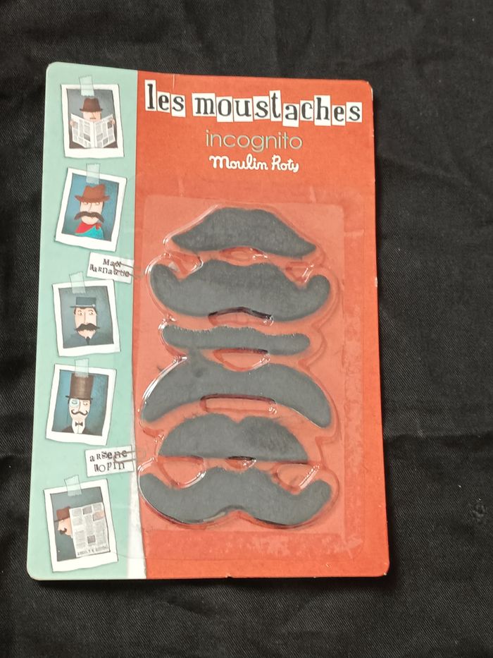moustaches Moulin Roty
