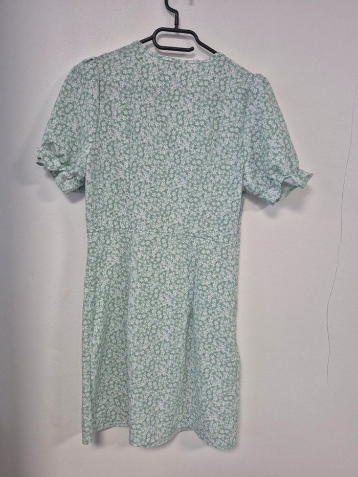 Robe courte décolté - photo numéro 2