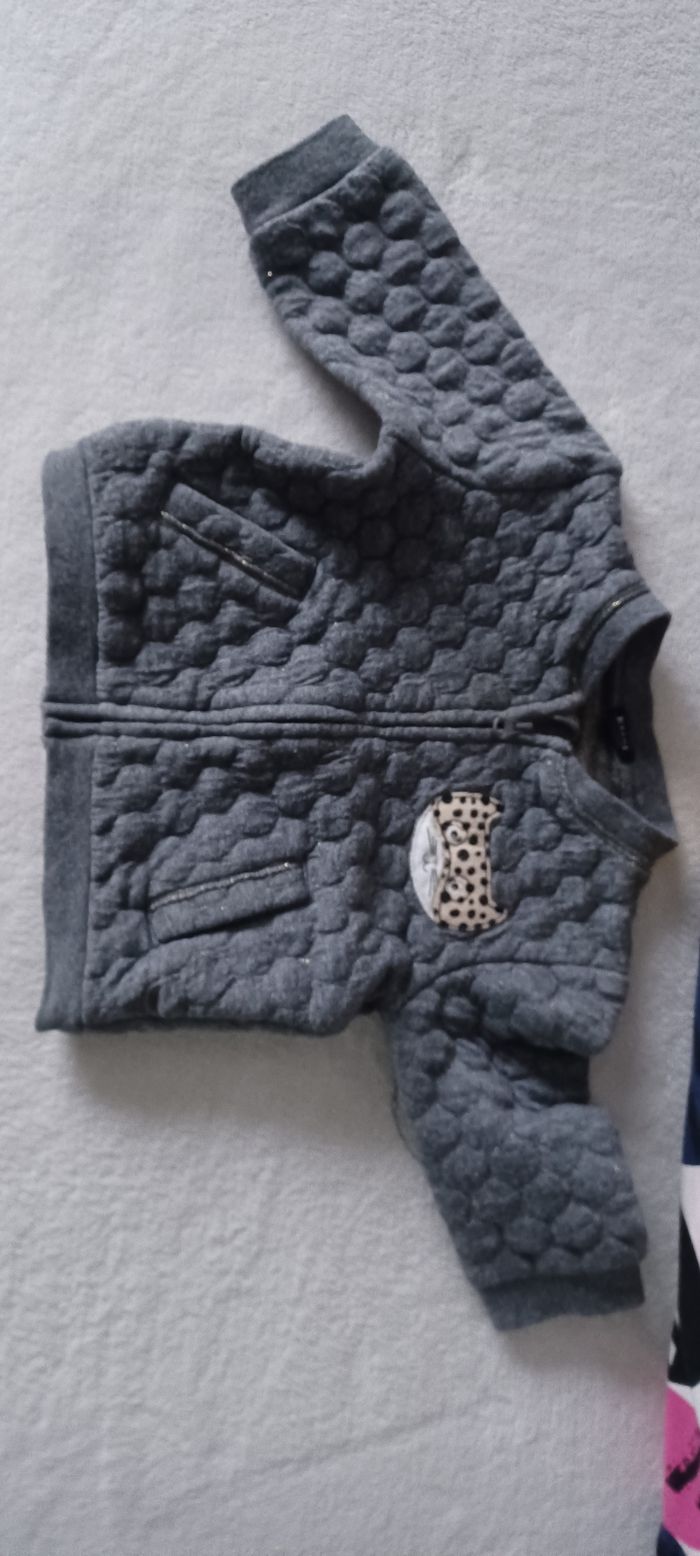 Très belle petite veste bébé fille