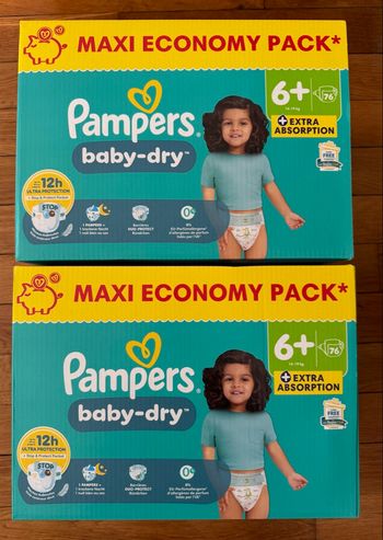2 cartons de couches Pampers taille 6+