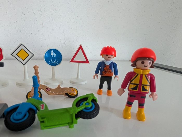 Playmobil 5571 enfants avec agents de la sécurité routière - photo numéro 6