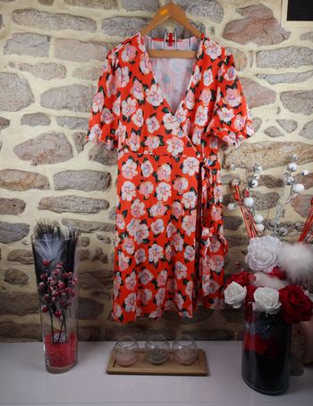 Robe croisé manches bouffantes corail et multicolore Femme taille 50 marque Asos 🌹