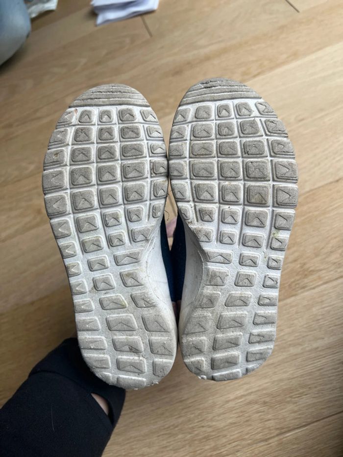 Vends basket dpam taille 32 bleu marine brillante en bon état - photo numéro 6