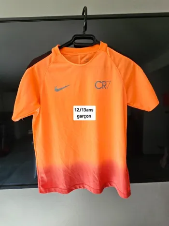 Tee-shirt nike cr7 garçon 12/13  ans