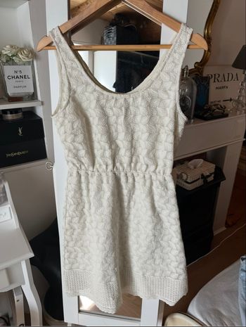 Robe blanche motif feuilles T.M Stradivarius TBE ☀️
