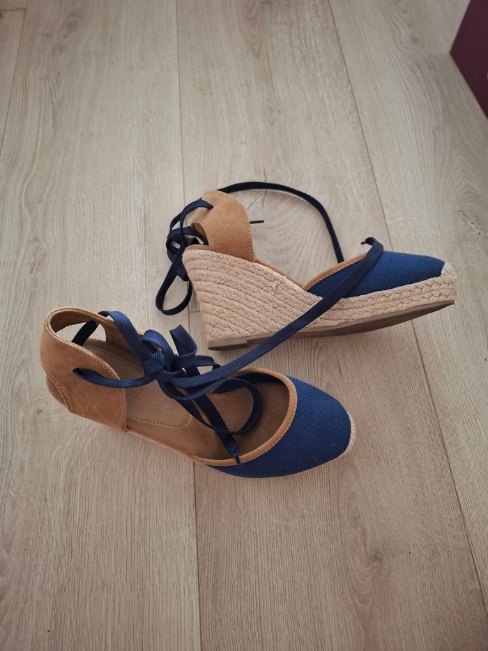Chaussures compensées à lacets Marypaz en très bon état - photo numéro 5