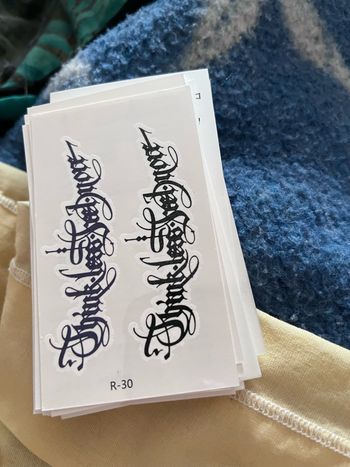 Divers faux tatouages