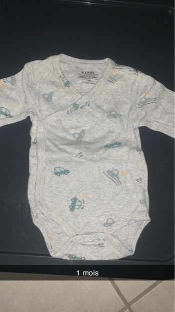 Lot vêtements bébé