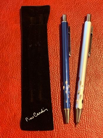 Parure de 2 stylos Pierre Cardin en étui velours noir