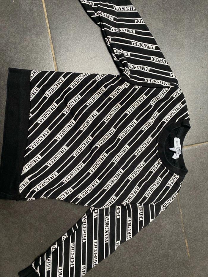 Pull noir et blanc - photo numéro 2